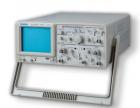 雙通道 20MHz， 高靈敏度 1mV/DIV； 最高采樣率為20MS/s ；高亮度、內(nèi)刻度東芝示波管 ；內(nèi)置 RS-232接口，便于和計(jì)算機(jī)通訊．