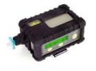  PGM-50Q(LEL/O2/H2S/CO/數(shù)據(jù)采集) QRAE/密閉空間檢測(cè)儀 是專用的密閉空間入口檢測(cè)儀，具有內(nèi)置采樣泵。它具有耐用，可充電的標(biāo)準(zhǔn)鋰電池，能夠持續(xù)12小時(shí)檢測(cè)易燃?xì)怏w、氧氣、硫化氫和一氧化碳。