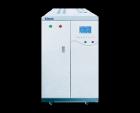 采用高頻脈寬調制和智能IGBT輸出，輸出電壓低檔1～150V，高檔1～300V，效率高于85％。數(shù)字分頻、鎖相、波形瞬時反饋技術，輸出穩(wěn)定度<1%，失真度<2%；電參數(shù)輸出精度高；電壓：±（0.4%×預置值+0.1%×量程）；頻率：± 0.1%