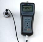  FIRST101 數(shù)字便攜式渦流導(dǎo)電儀,電導(dǎo)率測試范圍：0.5%IACS—110.0%IACS(0.28-64.0ms/m).分辯率：0.1%IACS.精度：±1% IACS.提離效應(yīng)：探頭補(bǔ)償0.004”(100μm),在制造過程中查驗(yàn)熱處理狀態(tài)，以及檢測服役條件下過熱損傷；檢測材料等級；檢測導(dǎo)體材料在生產(chǎn)和運(yùn)行狀態(tài)下的電導(dǎo)率；

