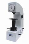 HR-150A型洛氏硬度計(jì)  可測定硬質(zhì)合金、淬火鋼及未經(jīng)淬火鋼材的洛氏硬度值。測量范圍：20-88HRA，20-100HRB，20-70HRC
試驗(yàn)力：588.4、980.7、1471牛頓（60、100、150公斤力）試樣允許最大高度：170毫米，壓頭中心至機(jī)壁距離：135毫米
