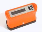 Elcometer 407 統(tǒng)計(jì)型光澤度儀有20°，60°和85°三種角度測(cè)量。使用內(nèi)置式記憶儲(chǔ)存讀數(shù).通過向被測(cè)物體發(fā)射一定角度的持續(xù)光線束，監(jiān)測(cè)反射的光線來測(cè)量光澤度。不同的表面需要不同的反射角度. 

