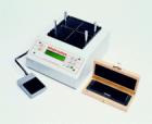 Elcometer 400 Novo-CurveTM 曲面光澤度儀測(cè)量面積約為標(biāo)準(zhǔn)光澤度儀所測(cè)面積的3％（2mm x 2mm)。該儀器可對(duì)最多199個(gè)讀數(shù)進(jìn)行存儲(chǔ)和計(jì)算平均值，因此它可以對(duì)大面積樣本求平均值。只要抽樣多數(shù)適合，是可以通過統(tǒng)計(jì)分析得到更具代表性的結(jié)果的。