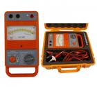
用途：適用于測(cè)量各種變壓器，電機(jī)，電纜，開(kāi)關(guān)，電器設(shè)備等的絕緣電阻
