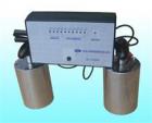 斯萊德Dr.Schneider pc SL-030A重錘式表面電阻測(cè)試儀是通過(guò)測(cè)量防靜電產(chǎn)品的電阻，從而檢測(cè)防靜電產(chǎn)品的防靜電能力，SL-030A重錘式表面電阻測(cè)試儀遵循ASTM標(biāo)準(zhǔn)D-257測(cè)試方法，測(cè)試時(shí)只需把兩個(gè)重錘放置在需要測(cè)量的物體表面及按下紅色的按鍵，儀器上的十個(gè)103Ω-1012ΩLED燈將其中一個(gè)測(cè)試數(shù)值亮起，亮起的LED燈即為所測(cè)物的表面電阻值。 注：SL-030A重錘式表面電阻測(cè)試儀不能測(cè)表面值超過(guò)1012Ω的物體 